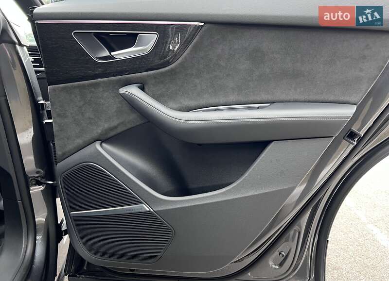 Позашляховик / Кросовер Audi Q8 2019 в Києві
