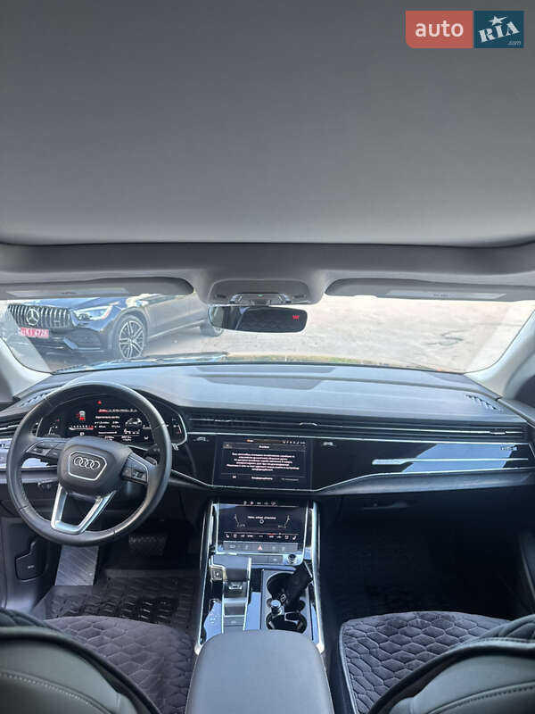 Внедорожник / Кроссовер Audi Q8 2022 в Киеве