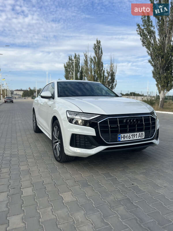 Внедорожник / Кроссовер Audi Q8 2021 в Измаиле