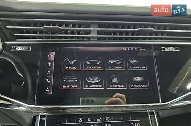 Позашляховик / Кросовер Audi Q8 2018 в 