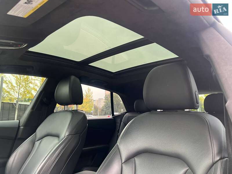 Внедорожник / Кроссовер Audi Q8 2018 в Киеве