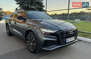Позашляховик / Кросовер Audi Q8 2021 в 