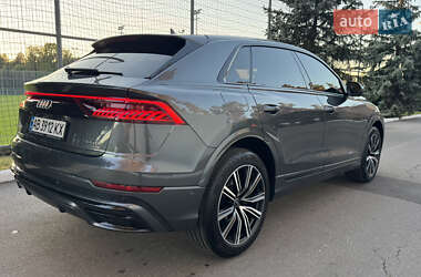 Позашляховик / Кросовер Audi Q8 2021 в 