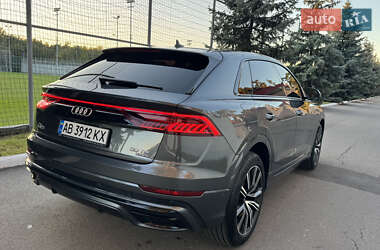 Позашляховик / Кросовер Audi Q8 2021 в 