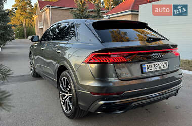 Позашляховик / Кросовер Audi Q8 2021 в 