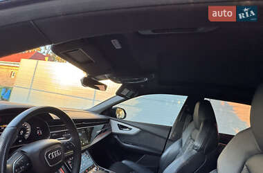Позашляховик / Кросовер Audi Q8 2021 в 