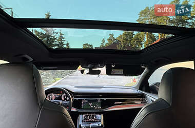 Позашляховик / Кросовер Audi Q8 2021 в 