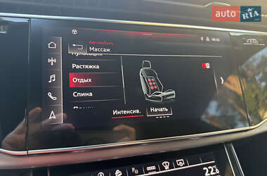 Позашляховик / Кросовер Audi Q8 2021 в 