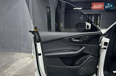 Внедорожник / Кроссовер Audi Q8 2018 в 