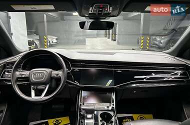Внедорожник / Кроссовер Audi Q8 2018 в 