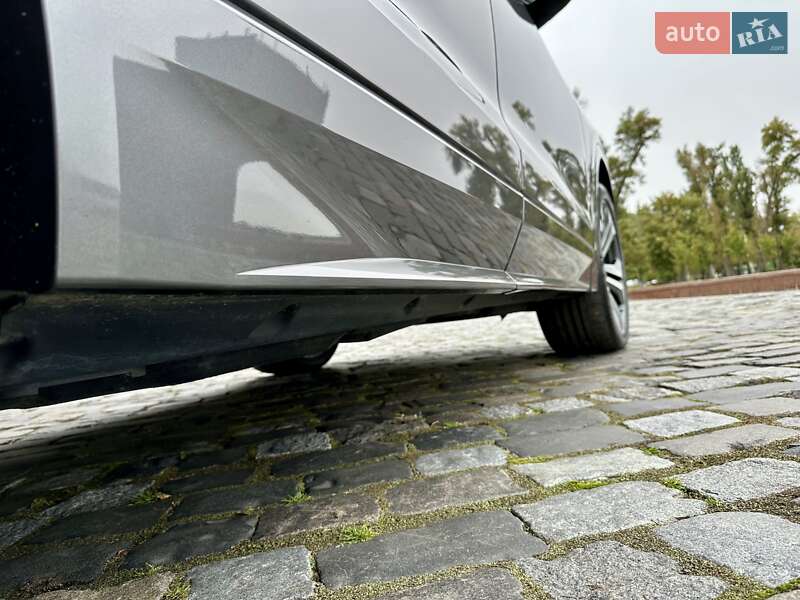 Внедорожник / Кроссовер Audi Q8 2019 в Киеве