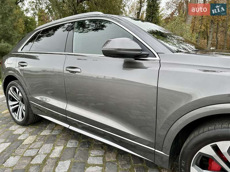Внедорожник / Кроссовер Audi Q8 2019 в Киеве