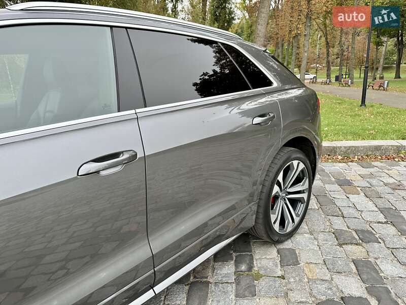 Внедорожник / Кроссовер Audi Q8 2019 в Киеве