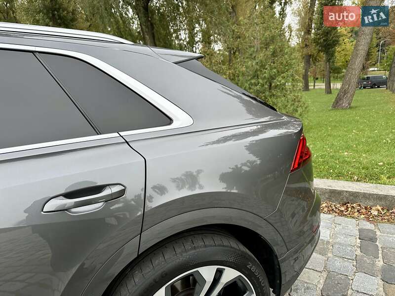 Внедорожник / Кроссовер Audi Q8 2019 в Киеве