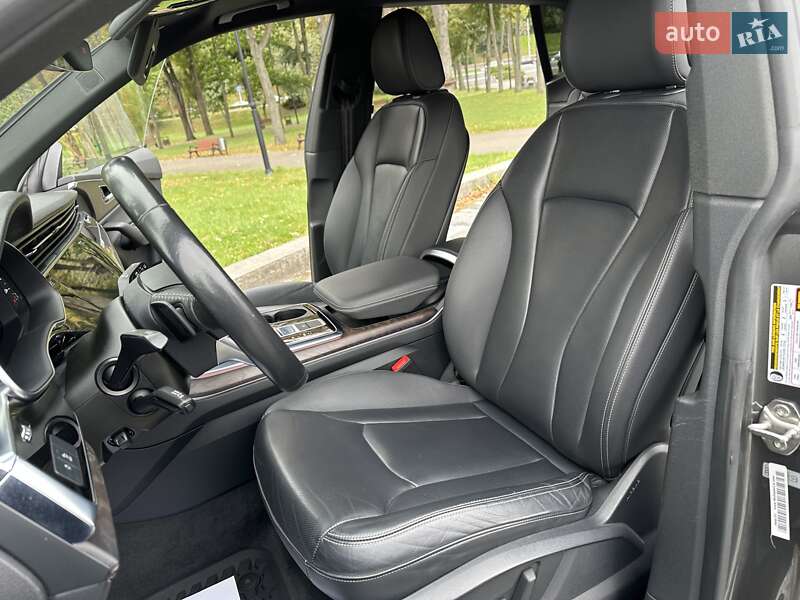 Внедорожник / Кроссовер Audi Q8 2019 в Киеве