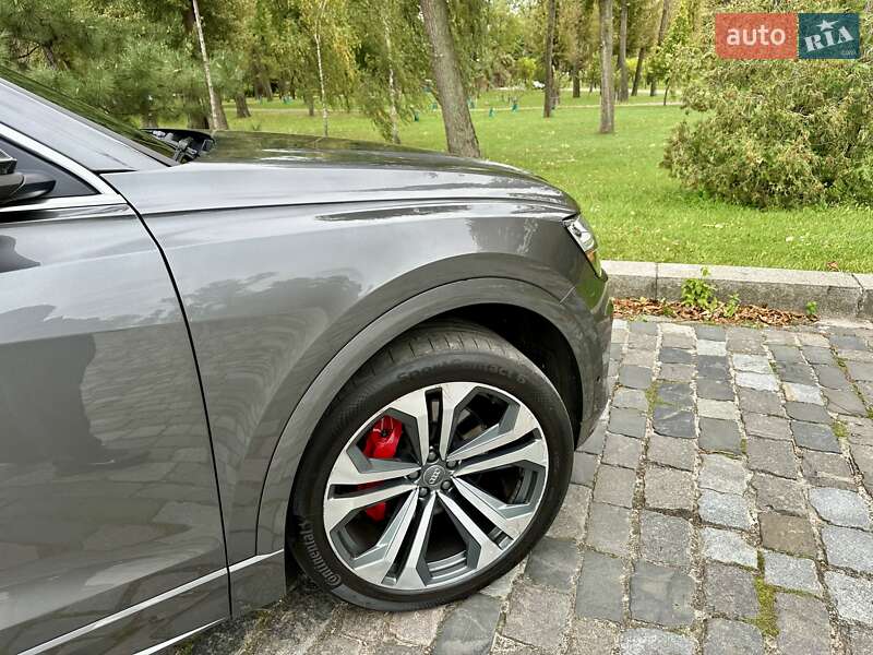 Внедорожник / Кроссовер Audi Q8 2019 в Киеве