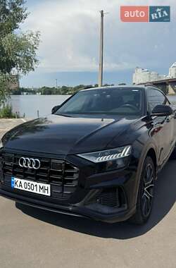 Позашляховик / Кросовер Audi Q8 2018 в 