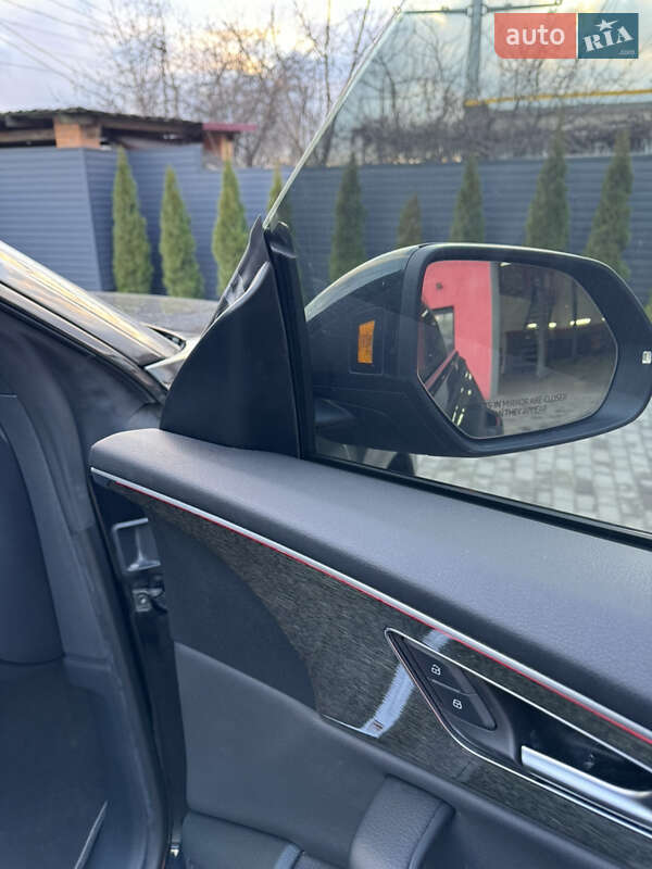 Внедорожник / Кроссовер Audi Q8 2018 в Киеве