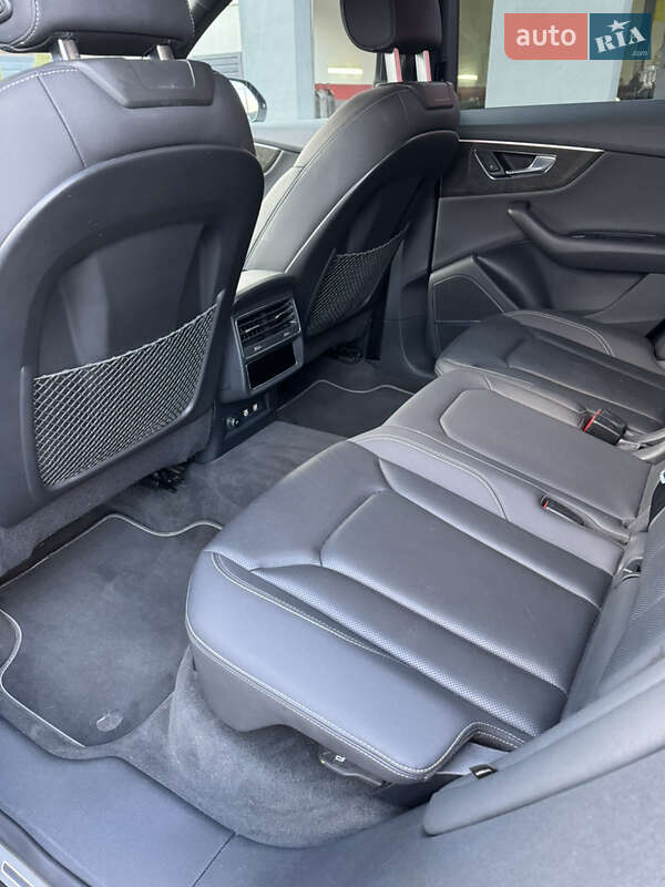 Внедорожник / Кроссовер Audi Q8 2018 в Киеве