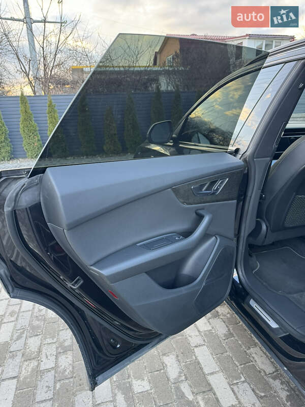 Внедорожник / Кроссовер Audi Q8 2018 в Киеве