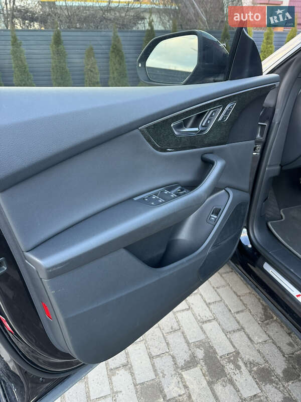 Внедорожник / Кроссовер Audi Q8 2018 в Киеве