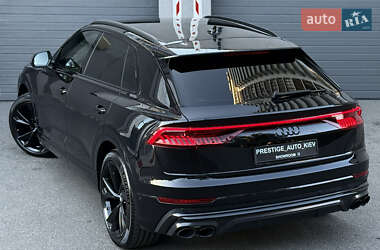Позашляховик / Кросовер Audi Q8 2019 в 