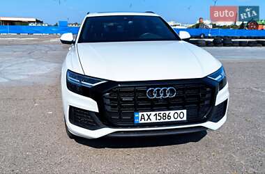 Внедорожник / Кроссовер Audi Q8 2021 в 