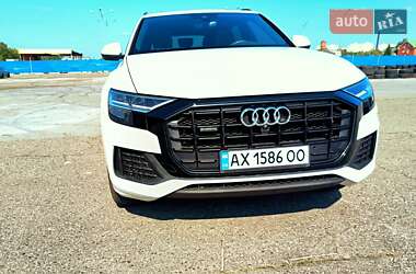 Внедорожник / Кроссовер Audi Q8 2021 в 