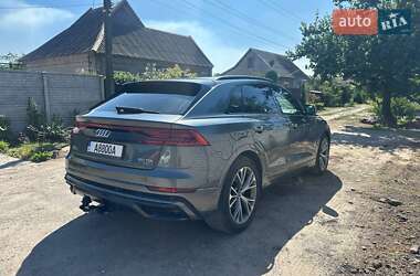 Позашляховик / Кросовер Audi Q8 2021 в 