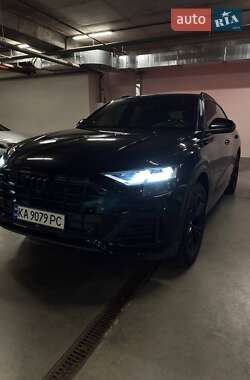 Внедорожник / Кроссовер Audi Q8 2018 в 