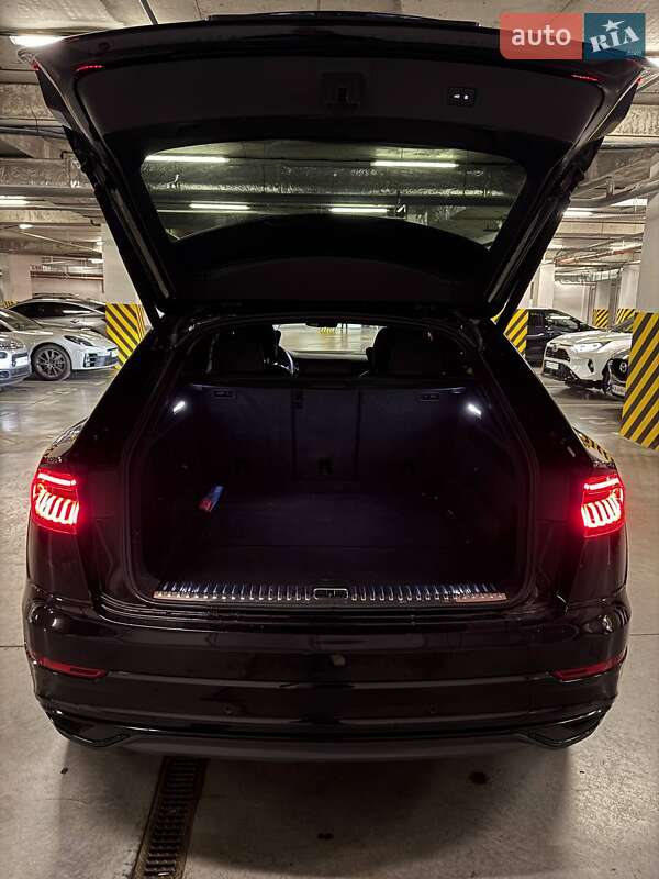 Внедорожник / Кроссовер Audi Q8 2018 в Киеве