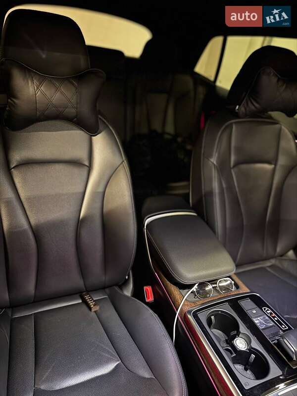 Внедорожник / Кроссовер Audi Q8 2018 в Киеве