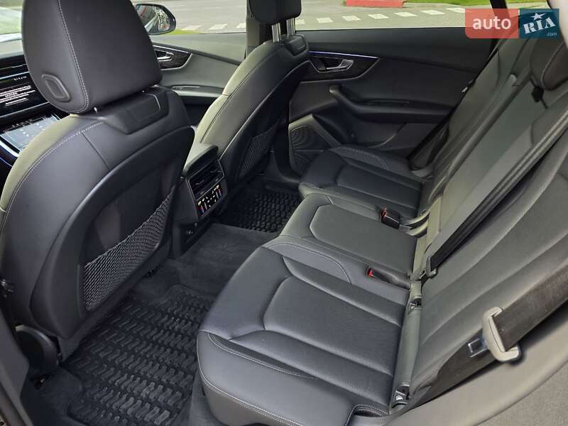 Позашляховик / Кросовер Audi Q8 2021 в Тернополі