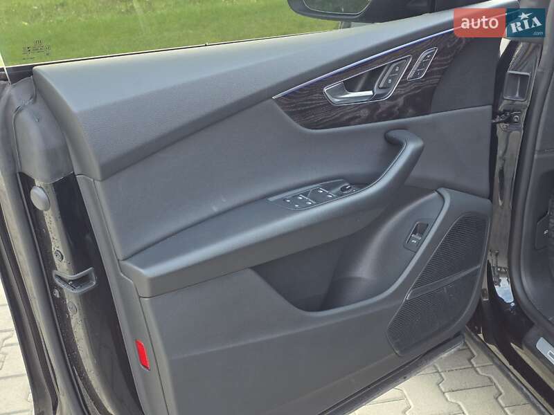Позашляховик / Кросовер Audi Q8 2021 в Тернополі