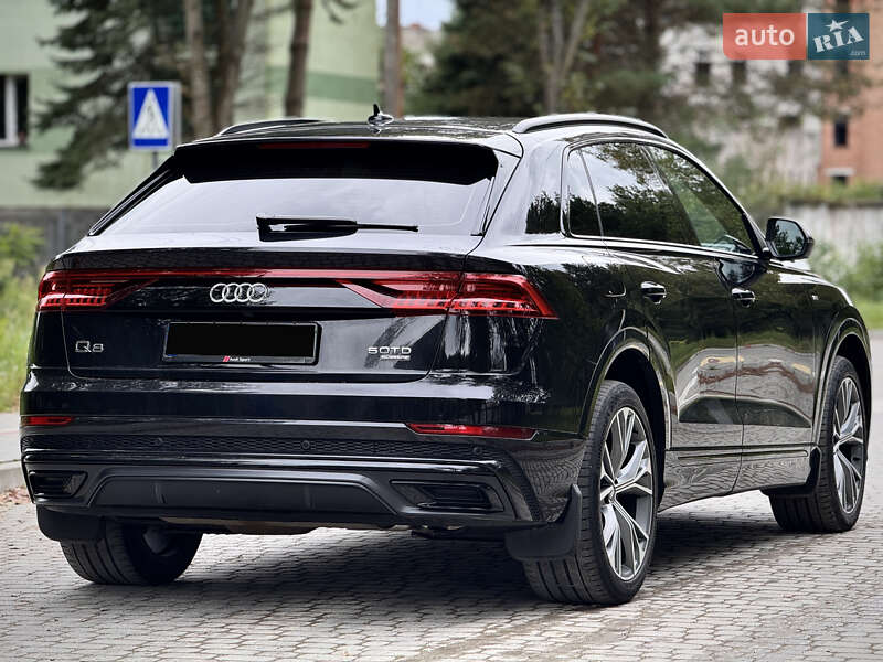 Позашляховик / Кросовер Audi Q8 2021 в Львові