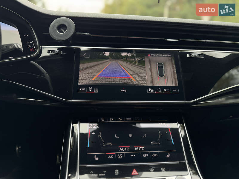 Позашляховик / Кросовер Audi Q8 2021 в Львові