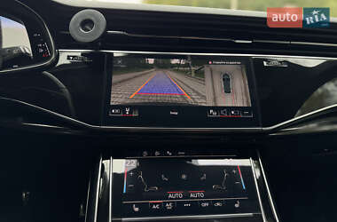 Внедорожник / Кроссовер Audi Q8 2021 в 