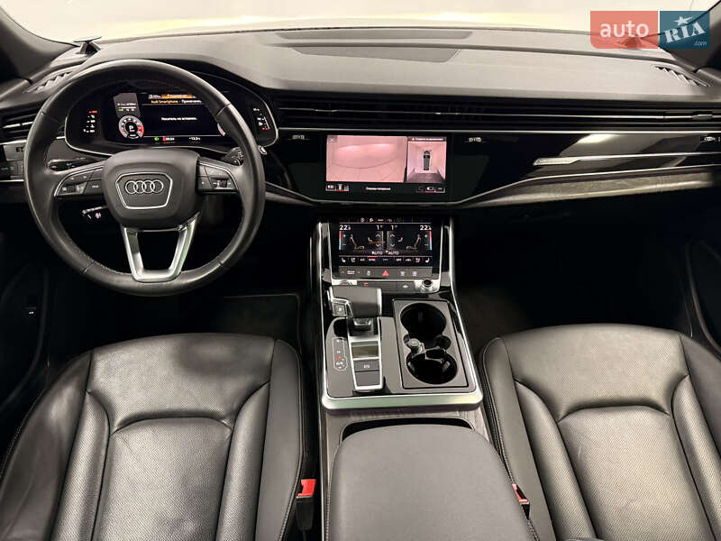 Внедорожник / Кроссовер Audi Q8 2021 в Одессе