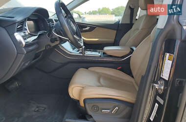 Внедорожник / Кроссовер Audi Q8 2019 в 