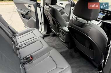 Внедорожник / Кроссовер Audi Q8 2025 в 