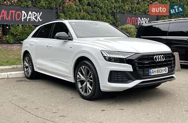 Внедорожник / Кроссовер Audi Q8 2020 в 