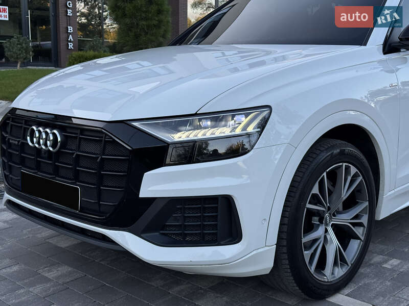 Внедорожник / Кроссовер Audi Q8 2019 в Ужгороде