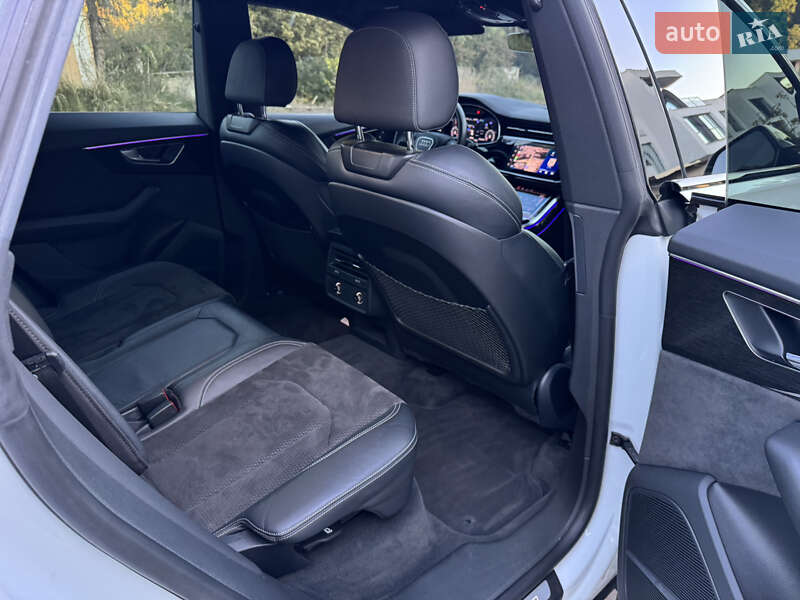 Внедорожник / Кроссовер Audi Q8 2019 в Ужгороде