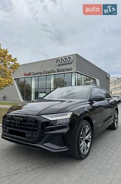 Внедорожник / Кроссовер Audi Q8 2021 в 