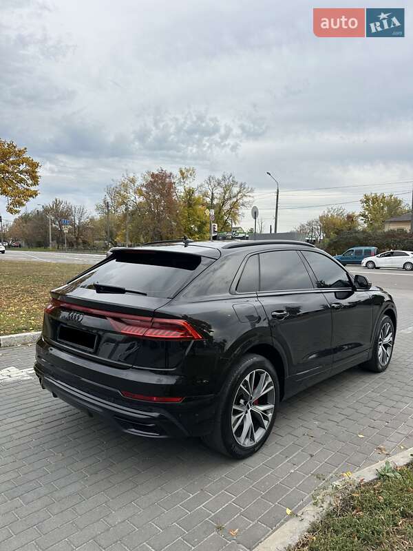 Внедорожник / Кроссовер Audi Q8 2021 в Киеве