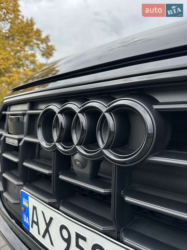 Внедорожник / Кроссовер Audi Q8 2021 в Киеве
