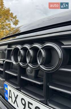 Внедорожник / Кроссовер Audi Q8 2021 в 