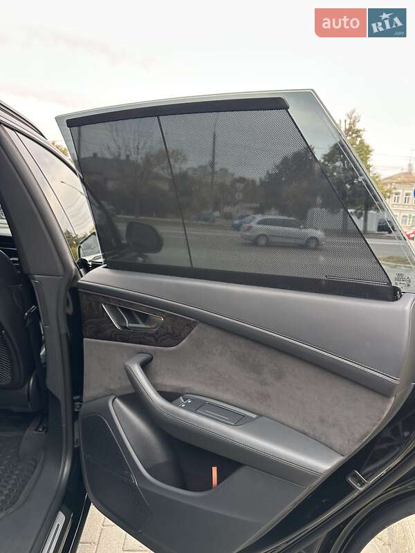 Внедорожник / Кроссовер Audi Q8 2021 в Киеве