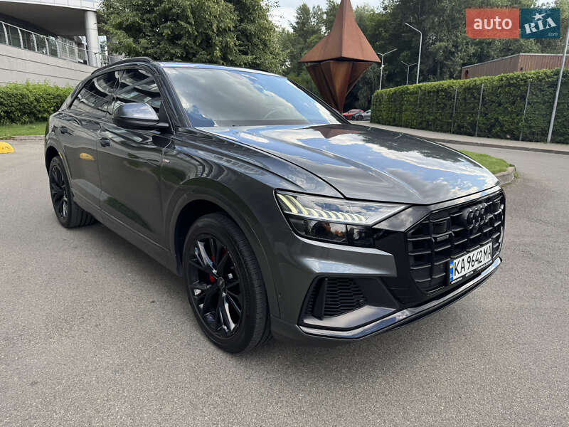 Внедорожник / Кроссовер Audi Q8 2021 в Киеве