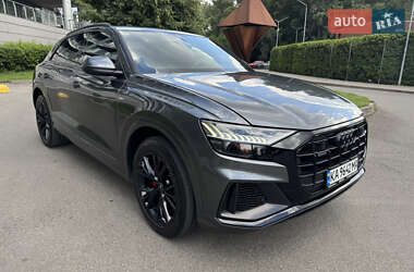 Внедорожник / Кроссовер Audi Q8 2021 в 